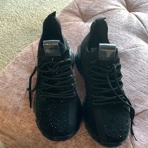 Steve Madden black sneakers